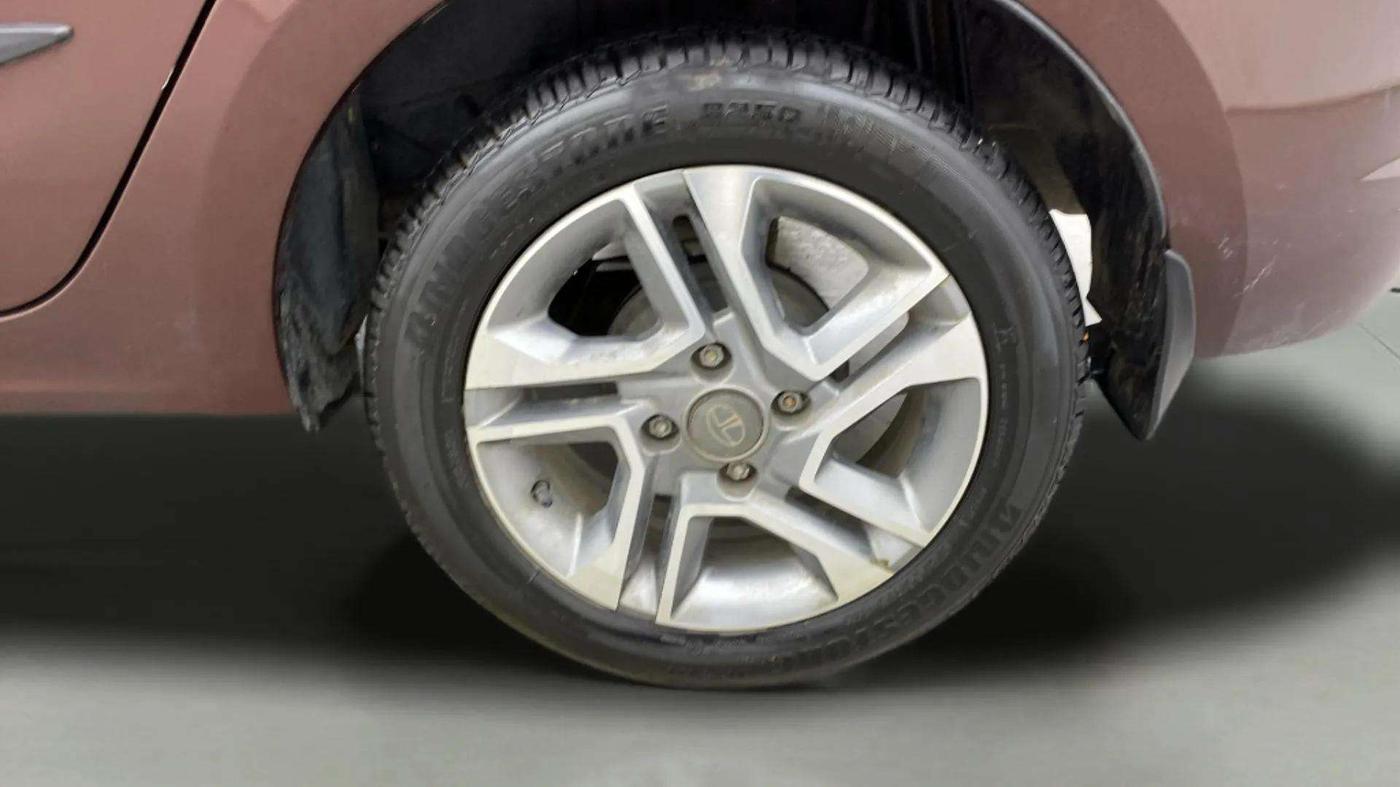 2023 Tata TIGOR XZA PLUS LEATHERETTE, Petrol, Automatic, 18,352 km, Left Rear Wheel
