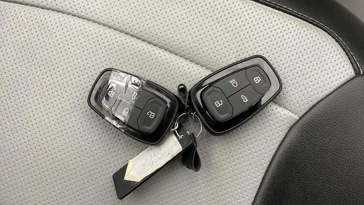 2023 Tata TIGOR XZA PLUS LEATHERETTE, Petrol, Automatic, 18,352 km, Key Close Up