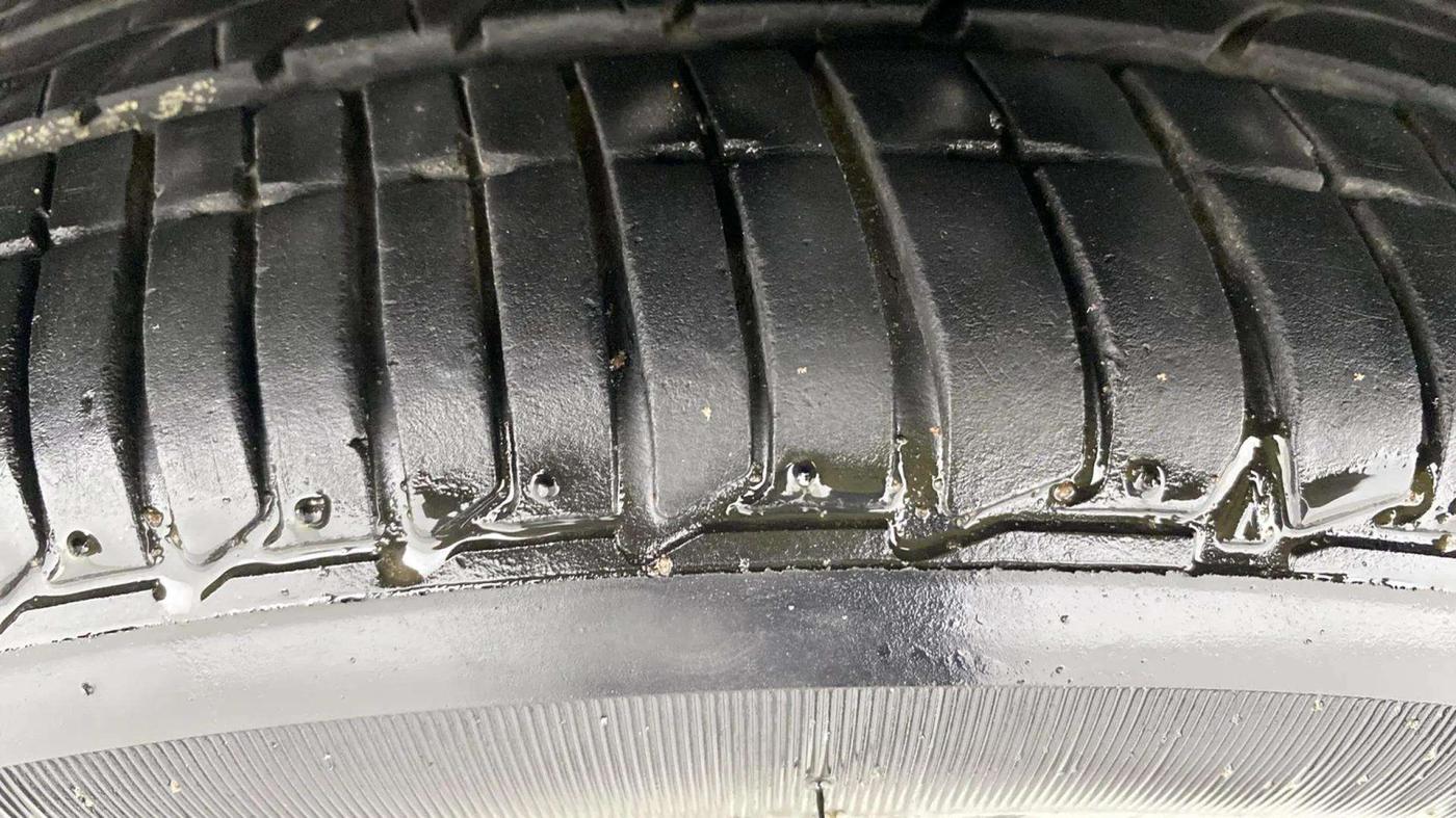 2023 Tata TIGOR XZA PLUS LEATHERETTE, Petrol, Automatic, 18,352 km, Left Front Tyre Tread