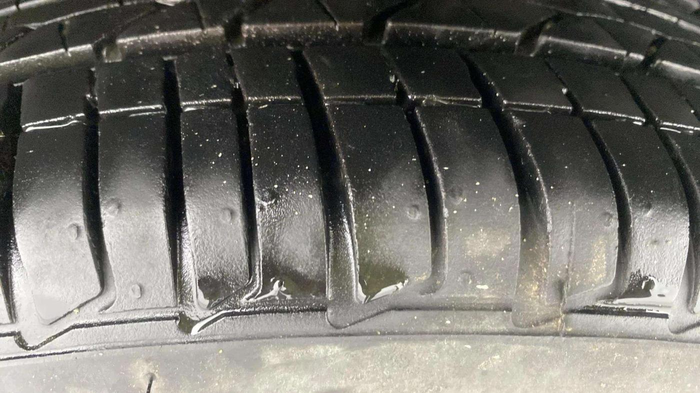 2023 Tata TIGOR XZA PLUS LEATHERETTE, Petrol, Automatic, 18,352 km, Right Front Tyre Tread