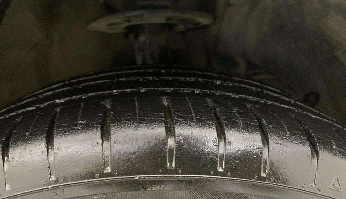 2017 Maruti Baleno ZETA PETROL 1.2, Petrol, Manual, 13,054 km, Right Front Tyre Tread
