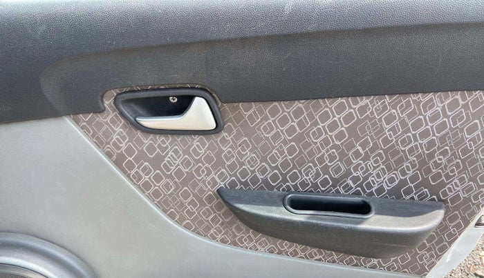 2018 Maruti Alto 800 LXI, Petrol, Manual, 72,263 km, Driver Side Door Panels Control