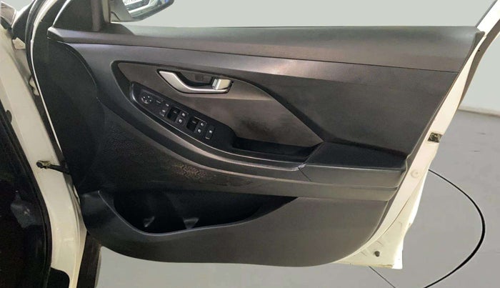 2022 Hyundai Creta S PLUS KNIGHT 1.5 PETROL, Petrol, Manual, 47,779 km, Driver Side Door Panels Control