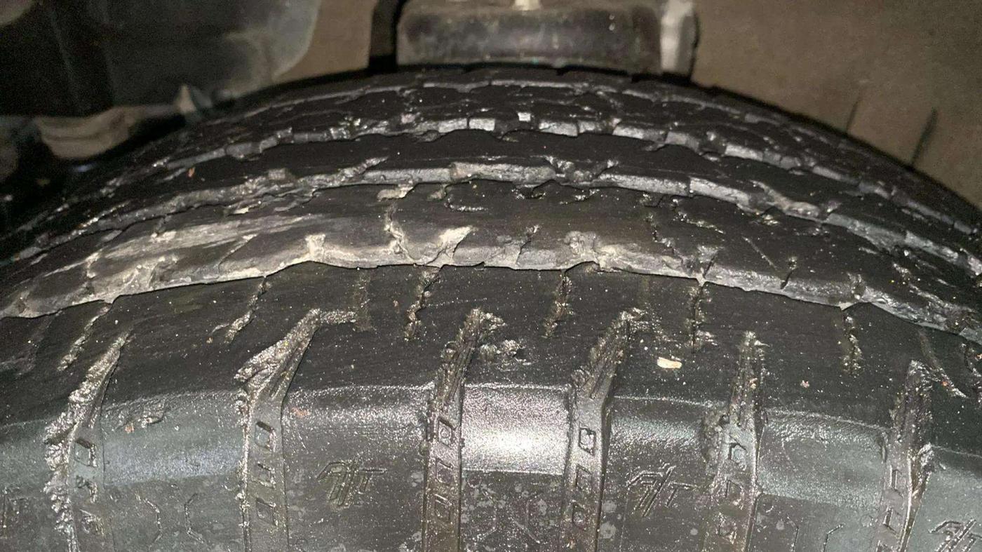 2023 Mahindra Thar LX P 2WD AT HT, Petrol, Automatic, 49,388 km, Left Front Tyre Tread