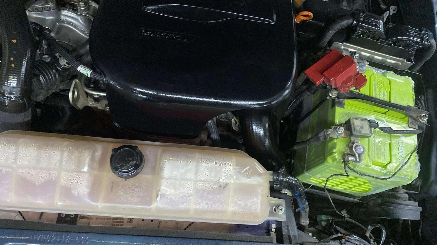 2023 Mahindra Thar LX P 2WD AT HT, Petrol, Automatic, 49,388 km, Engine View - Left