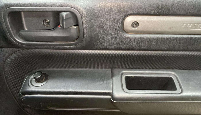 2023 Mahindra Thar LX P 2WD AT HT, Petrol, Automatic, 49,314 km, Driver Side Door Panels Control