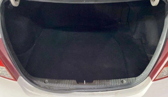 2013 Hyundai Verna FLUIDIC 1.6 VTVT EX, Petrol, Manual, 95,848 km, Boot Inside