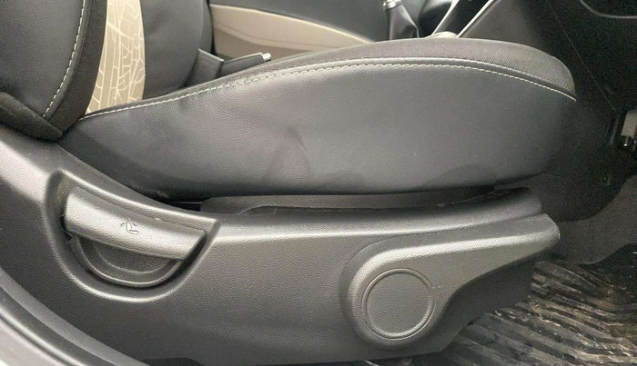 2018 Hyundai Grand i10 ASTA 1.2 KAPPA VTVT, Petrol, Manual, 87,753 km, Driver Side Adjustment Panel