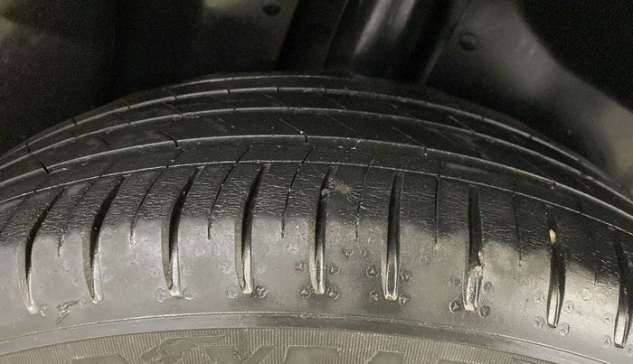 2021 MG HECTOR SHARP HYBRID 1.5 PETROL, Petrol, Manual, 77,274 km, Right Rear Tyre Tread