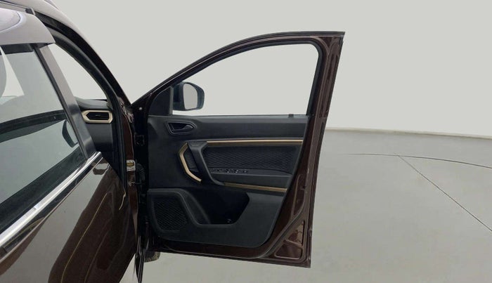 2022 Renault Kiger RXT MT, Petrol, Manual, 52,285 km, RHS Front Door