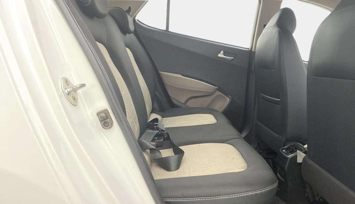 2015 Hyundai Grand i10 ASTA AT 1.2 KAPPA VTVT, Petrol, Automatic, 65,569 km, Right Side Rear Door Cabin