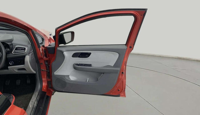 2020 Tata ALTROZ XT PETROL, Petrol, Manual, 32,421 km, RHS Front Door