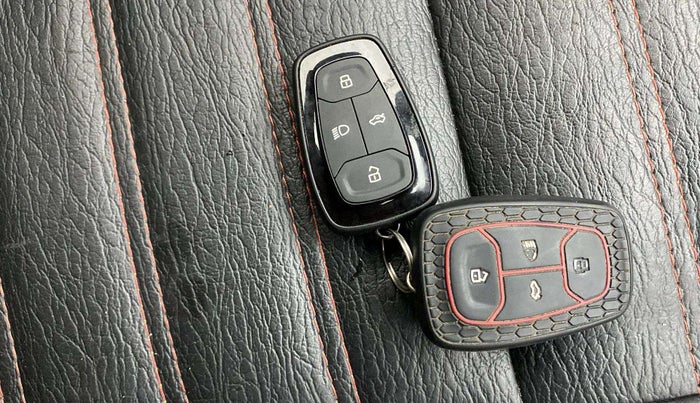 2020 Tata ALTROZ XT PETROL, Petrol, Manual, 32,421 km, Key Close Up