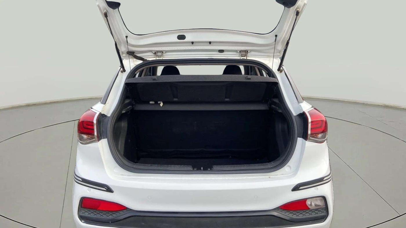 2019 Hyundai Elite i20 SPORTZ PLUS 1.2, Petrol, Manual, 79,276 km, Boot Inside