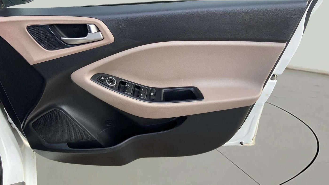 2019 Hyundai Elite i20 SPORTZ PLUS 1.2, Petrol, Manual, 79,276 km, Driver Side Door Panels Control