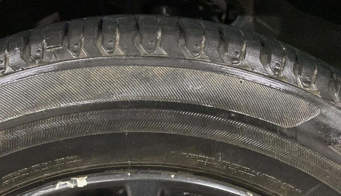 2020 Maruti XL6 ZETA MT, Petrol, Manual, 29,991 km, Right Rear Tyre Tread