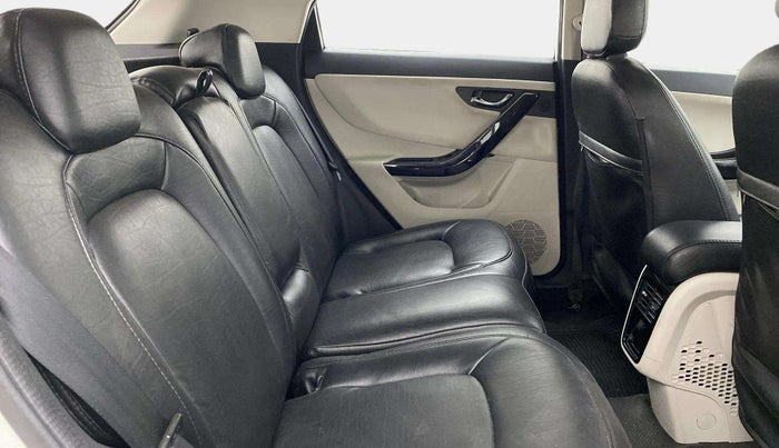 2022 Tata NEXON XZA PLUS (O) DIESEL, Diesel, Automatic, 39,337 km, Right Side Rear Door Cabin