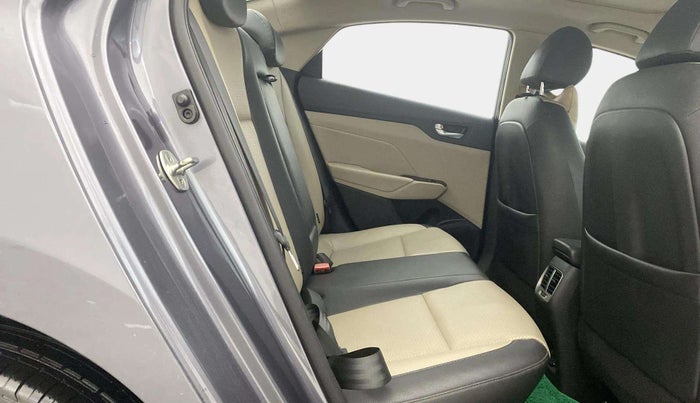 2018 Hyundai Verna 1.6 VTVT SX O, Petrol, Manual, 29,211 km, Right Side Rear Door Cabin