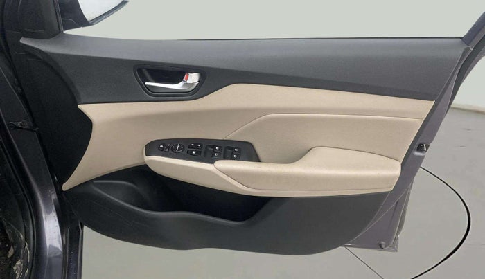 2018 Hyundai Verna 1.6 VTVT SX O, Petrol, Manual, 29,211 km, Driver Side Door Panels Control