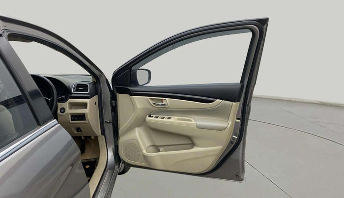 2018 Maruti Ciaz ALPHA DIESEL 1.3, Diesel, Manual, 97,722 km, RHS Front Door