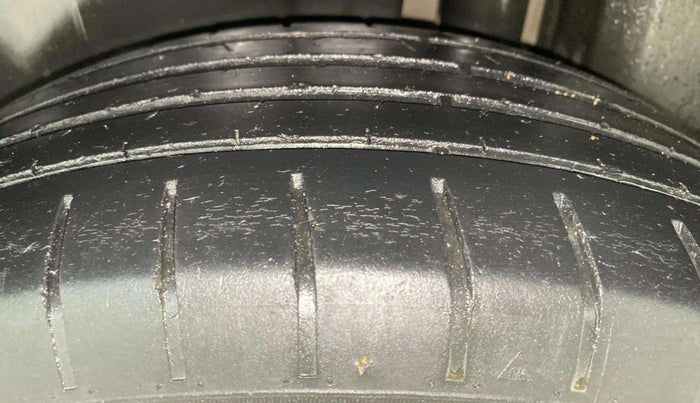 2018 Maruti Ciaz ALPHA DIESEL 1.3, Diesel, Manual, 97,722 km, Left Rear Tyre Tread