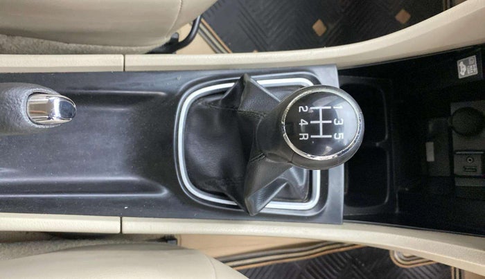 2018 Maruti Ciaz ALPHA DIESEL 1.3, Diesel, Manual, 97,722 km, Gear Lever