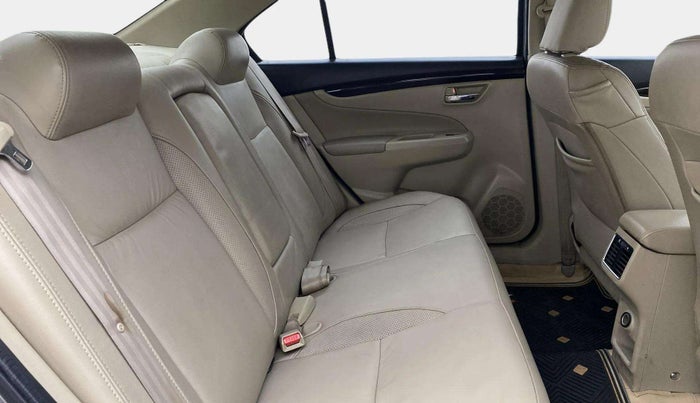 2018 Maruti Ciaz ALPHA DIESEL 1.3, Diesel, Manual, 97,722 km, Right Side Rear Door Cabin