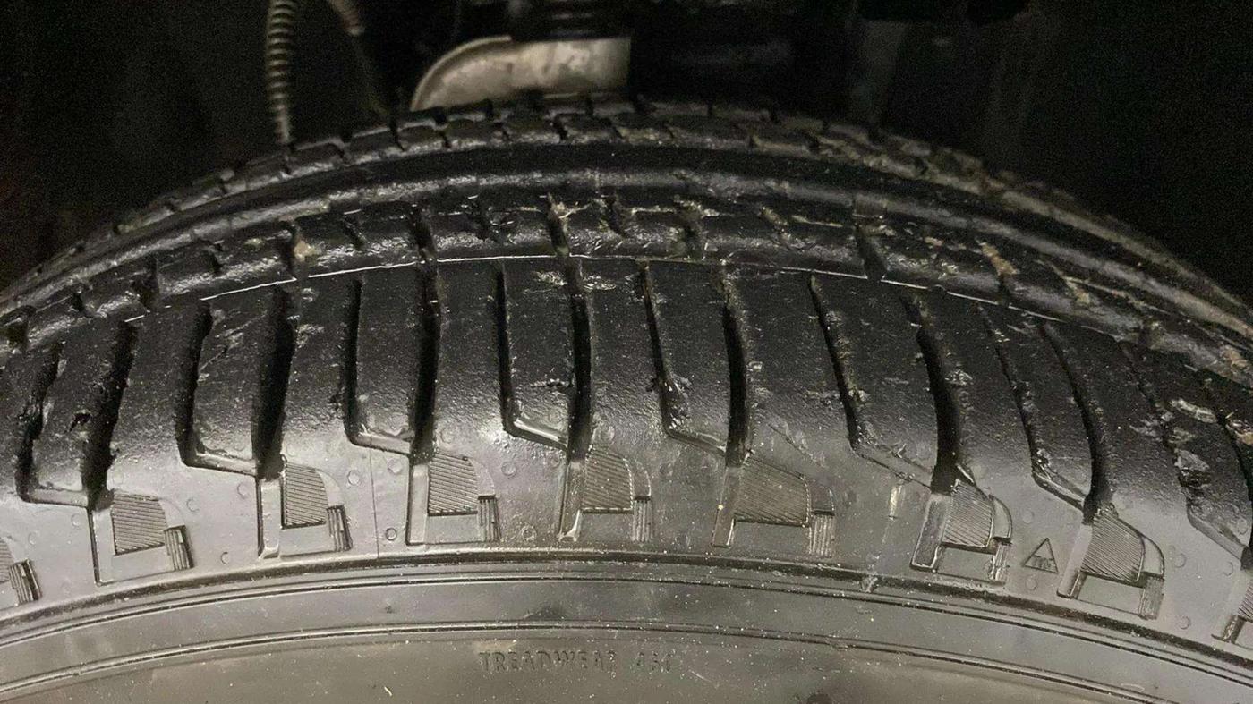 2023 Mahindra SCORPIO-N Z4 DIESEL AT 2WD 7 STR, Diesel, Automatic, 12,336 km, Right Front Tyre Tread