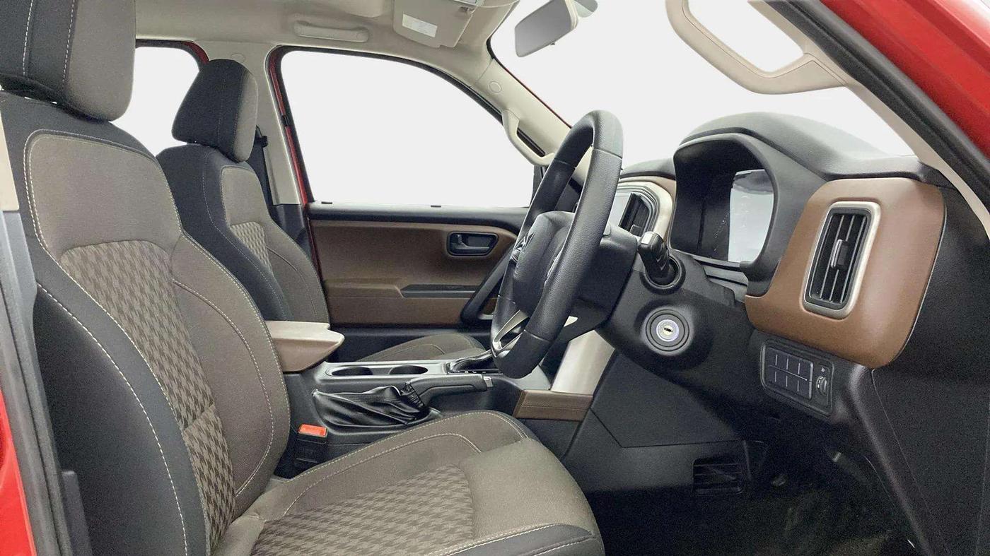 2023 Mahindra SCORPIO-N Z4 DIESEL AT 2WD 7 STR, Diesel, Automatic, 12,336 km, Right Side Front Door Cabin