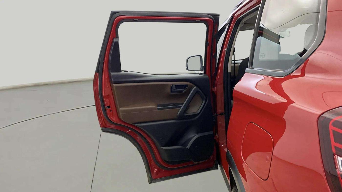 2023 Mahindra SCORPIO-N Z4 DIESEL AT 2WD 7 STR, Diesel, Automatic, 12,336 km, LHS Rear Door