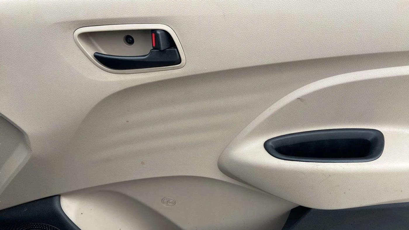 2019 Hyundai NEW SANTRO ERA EXECUTIVE, Petrol, Manual, 13,926 km, Driver Side Door Panels Control