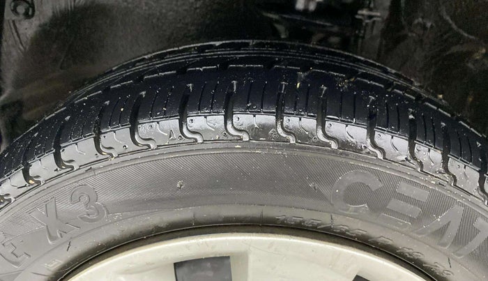 2017 Maruti Alto K10 VXI, Petrol, Manual, 61,099 km, Left Front Tyre Tread