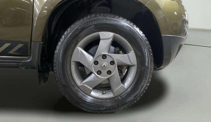 2014 Renault Duster 110 PS RXZ 4X4 MT DIESEL, Diesel, Manual, 55,945 km, Right Front Wheel