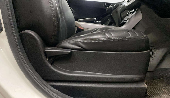 2017 Tata NEXON XM DIESEL, Diesel, Manual, 66,617 km, Driver Side Adjustment Panel