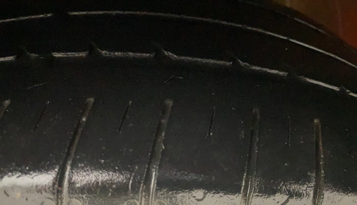 2022 Maruti Swift ZXI PLUS, Petrol, Manual, 65,123 km, Left Front Tyre Tread