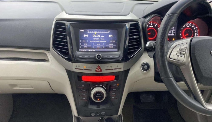 2021 Mahindra XUV300 W8 (O) 1.2 PETROL AMT DUAL TONE, Petrol, Automatic, 38,816 km, Air Conditioner