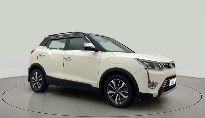 2021 Mahindra XUV300 W8 (O) 1.2 PETROL AMT DUAL TONE, Petrol, Automatic, 38,816 km, Right Front Diagonal