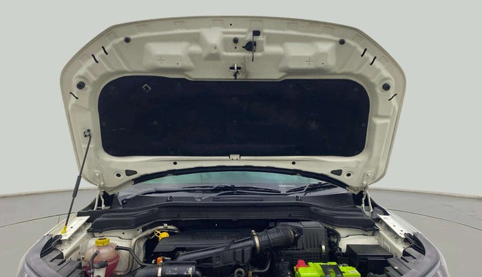 2021 Mahindra XUV300 W8 (O) 1.2 PETROL AMT DUAL TONE, Petrol, Automatic, 38,816 km, Open Bonet