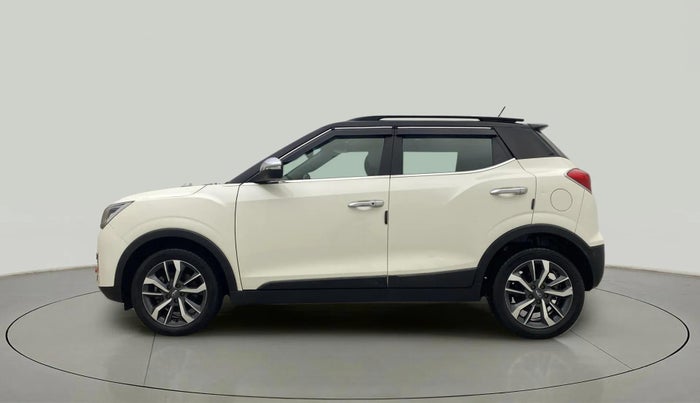 2021 Mahindra XUV300 W8 (O) 1.2 PETROL AMT DUAL TONE, Petrol, Automatic, 38,816 km, Left Side