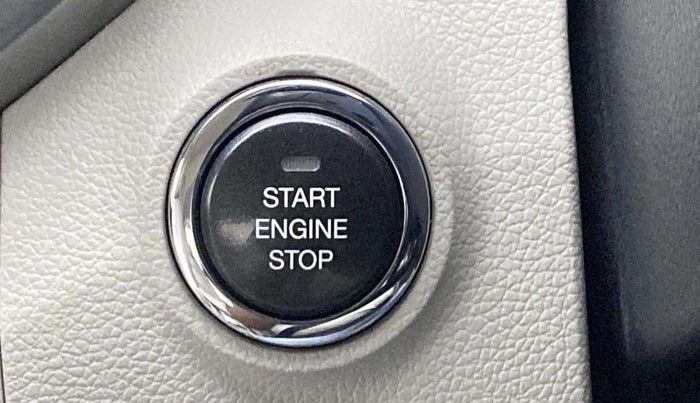 2021 Mahindra XUV300 W8 (O) 1.2 PETROL AMT DUAL TONE, Petrol, Automatic, 38,816 km, Keyless Start/ Stop Button