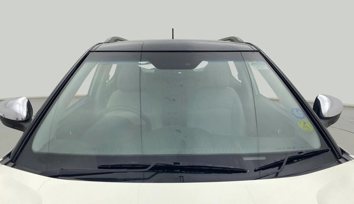 2021 Mahindra XUV300 W8 (O) 1.2 PETROL AMT DUAL TONE, Petrol, Automatic, 38,816 km, Front Windshield