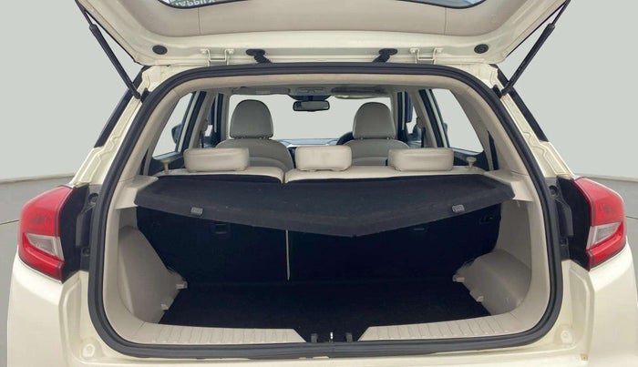 2021 Mahindra XUV300 W8 (O) 1.2 PETROL AMT DUAL TONE, Petrol, Automatic, 38,816 km, Boot Inside