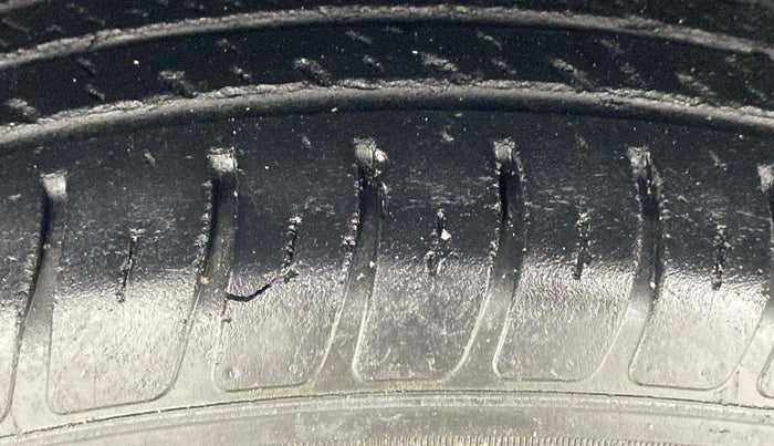 2019 Maruti Dzire VXI, Petrol, Manual, 50,333 km, Left Front Tyre Tread