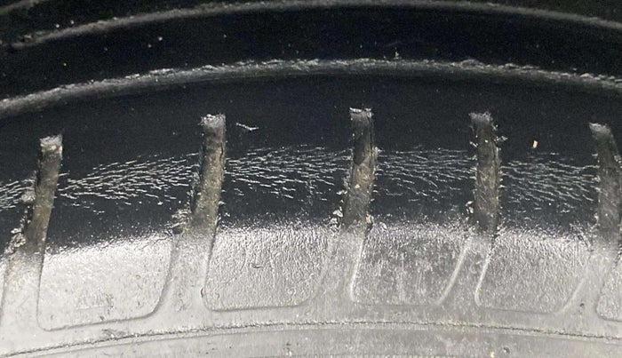 2019 Maruti Dzire VXI, Petrol, Manual, 50,333 km, Right Rear Tyre Tread