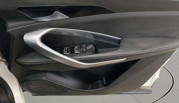 2020 MG HECTOR SHARP 1.5 DCT PETROL, Petrol, Automatic, 55,936 km, Driver Side Door Panels Control