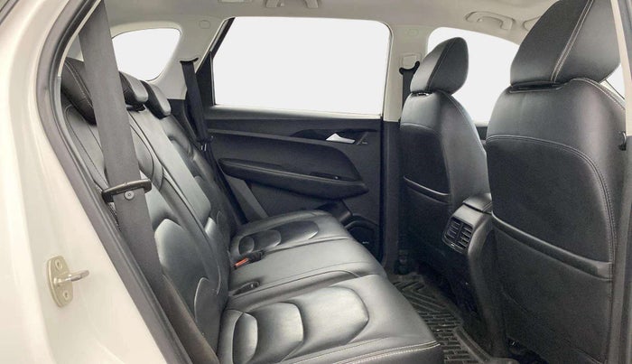 2020 MG HECTOR SHARP 1.5 DCT PETROL, Petrol, Automatic, 55,936 km, Right Side Rear Door Cabin