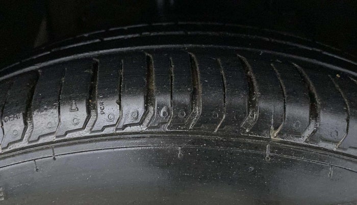 2018 Tata NEXON XZ PLUS PETROL, Petrol, Manual, 87,543 km, Right Front Tyre Tread