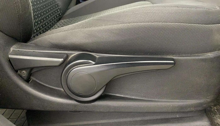 2018 Tata NEXON XZ PLUS PETROL, Petrol, Manual, 87,543 km, Driver Side Adjustment Panel