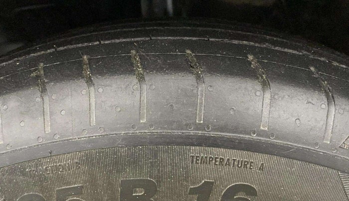 2022 Hyundai Creta S 1.5 DIESEL, Diesel, Manual, 60,777 km, Left Front Tyre Tread
