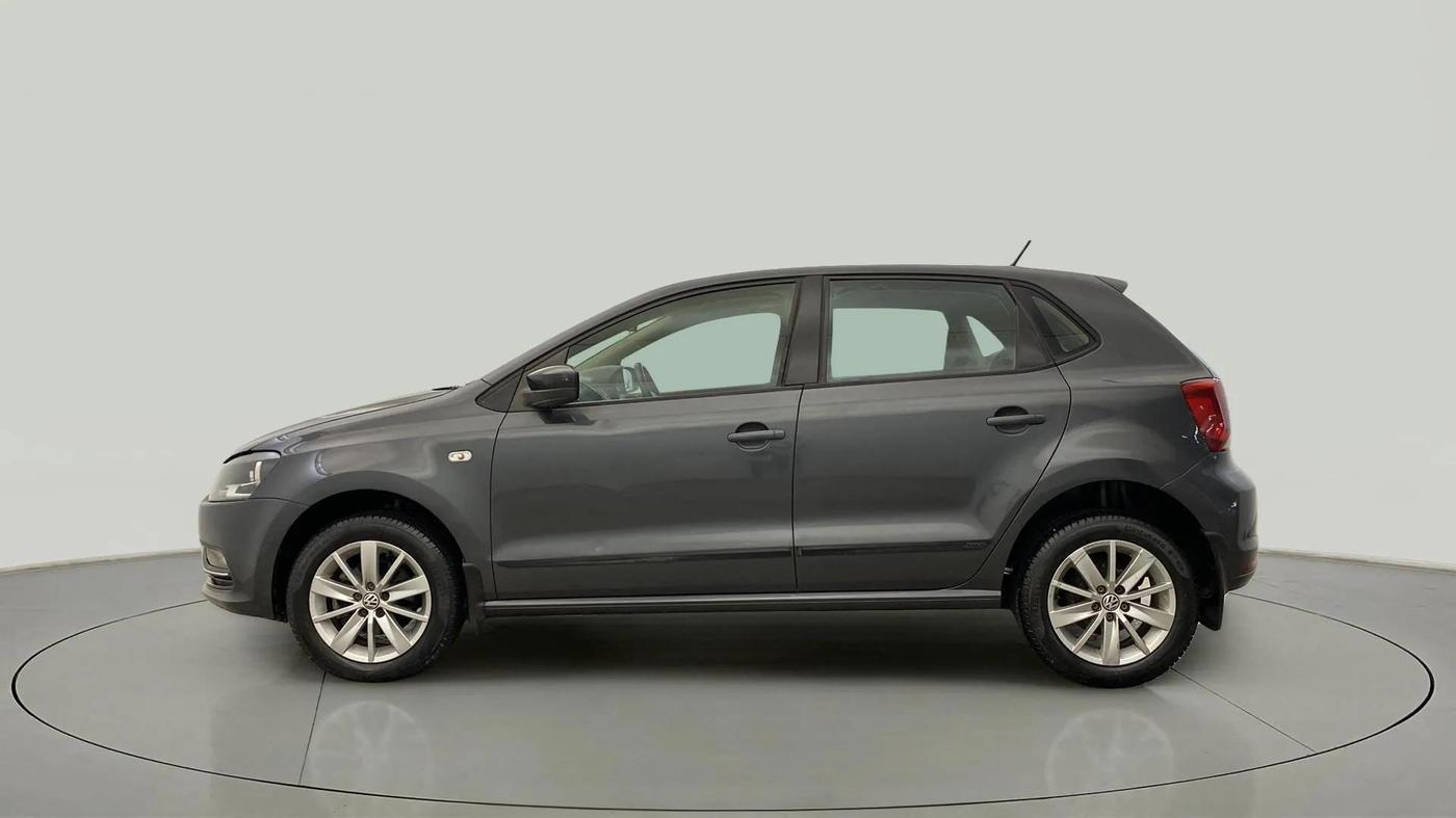 2014 Volkswagen Polo HIGHLINE1.2L, Petrol, Manual, 43,674 km, Left Side